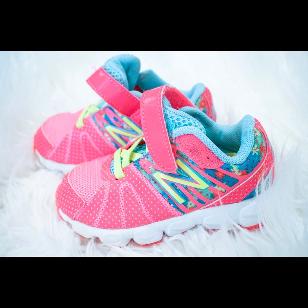 New balance toddler shoes size 6